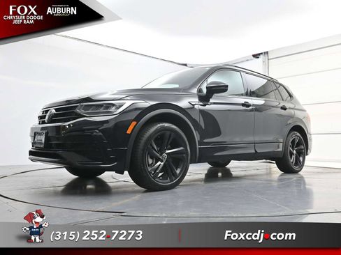 Used 2024 Volkswagen Tiguan SE R-Line AWD/4WD image 21