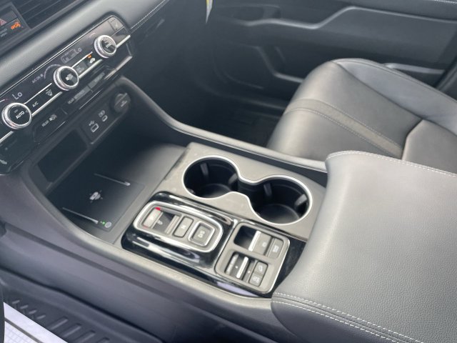 Certified 2025 Honda Pilot Touring image 23