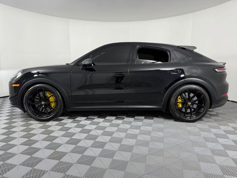 Used 2024 Porsche Cayenne Turbo GT image 2