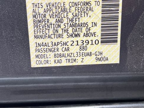 Used 2017 Nissan Altima 2.5 SR w/ Midnight Edition Package image 27