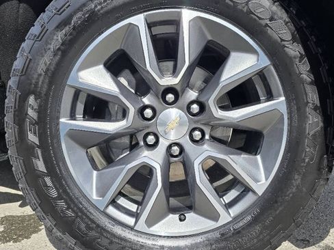 Used 2024 Chevrolet Silverado 1500 LT AWD/4WD image 10