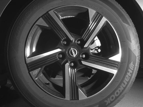 Used 2025 Nissan Sentra SV image 14