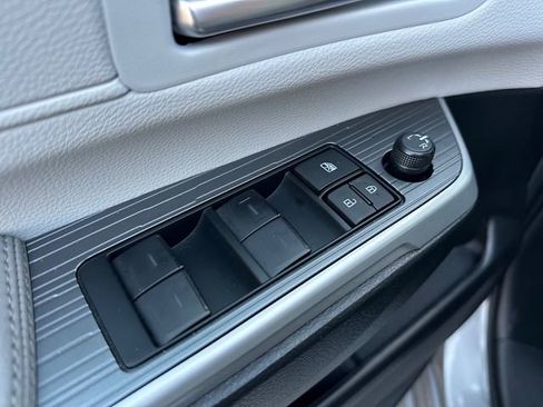 Used 2025 Toyota Sienna XLE image 13