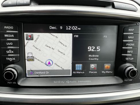 Used 2018 Kia Sorento SX image 23