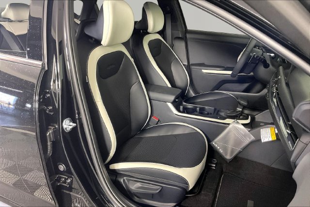 New 2027 Kia K4 GT-Line Turbo FWD image 12