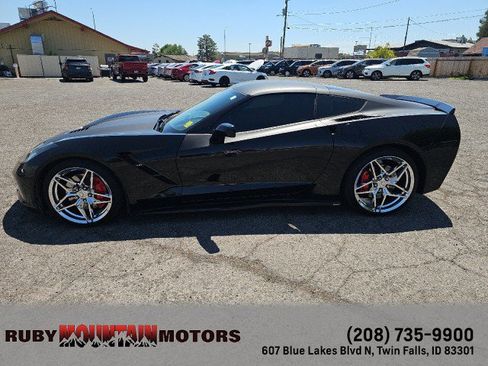 Used 2016 Chevrolet Corvette Stingray Coupe w/ 2LT Preferred Equipment Group RWD image 4