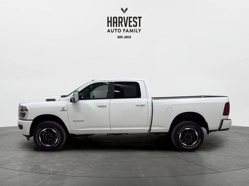 Used 2026 RAM 2500 Laramie AWD/4WD image 2