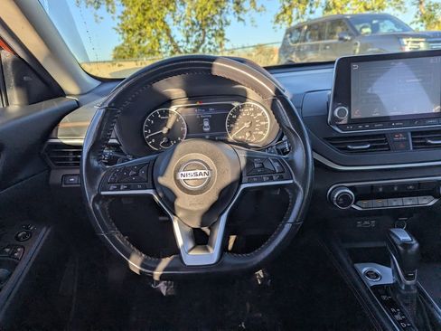 Certified 2022 Nissan Altima 2.5 SR image 18