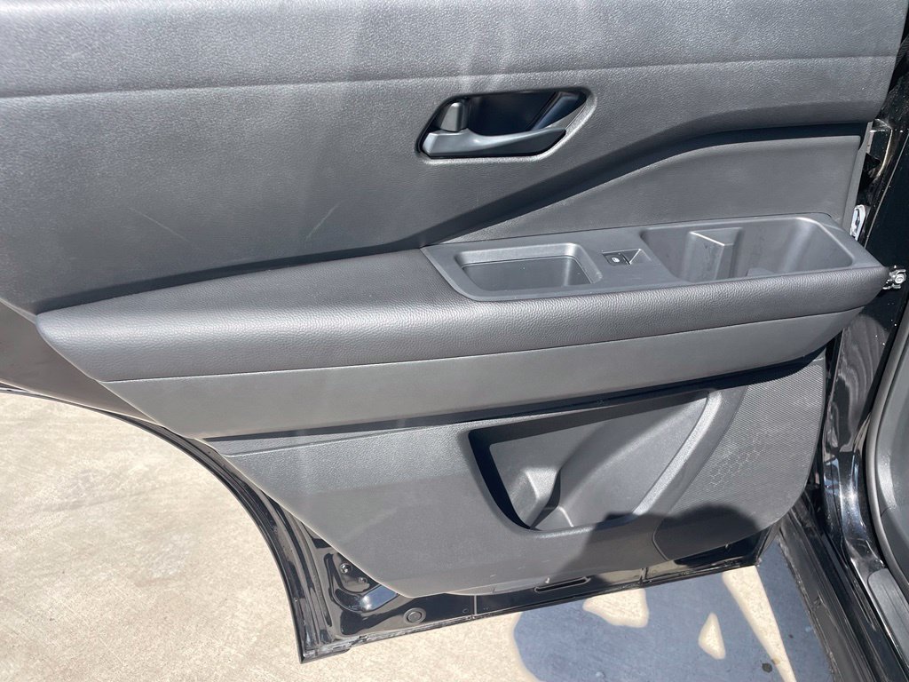 Certified 2025 Nissan Pathfinder S FWD image 24