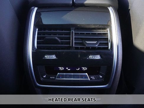 Used 2025 BMW X7 xDrive40i w/ Premium Package image 10