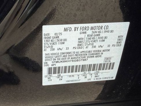 Used 2025 Ford Explorer ST-Line w/ ST-Line Street Pack AWD/4WD image 28