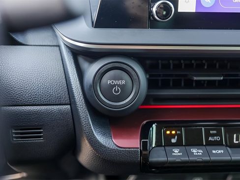 Used 2024 Toyota Prius Prime image 17