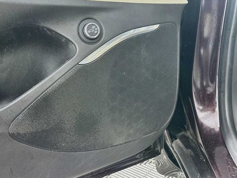 Used 2018 Buick Enclave Essence FWD image 16