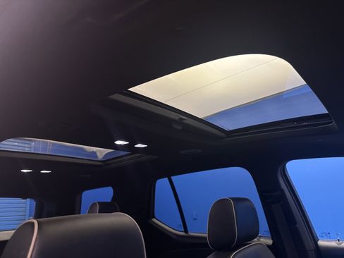 Used 2023 Chevrolet Traverse Premier w/ LPO, Floor Liner Package AWD/4WD image 25