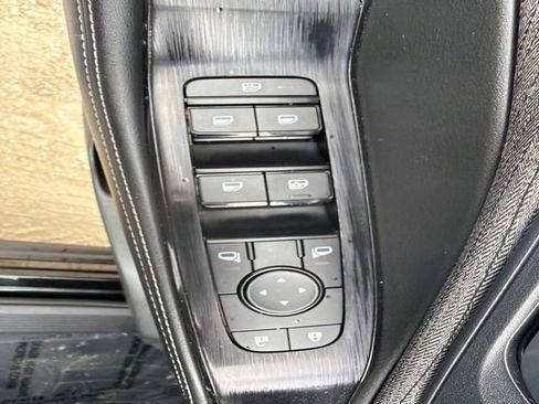 Used 2023 Nissan Rogue SV AWD/4WD image 17