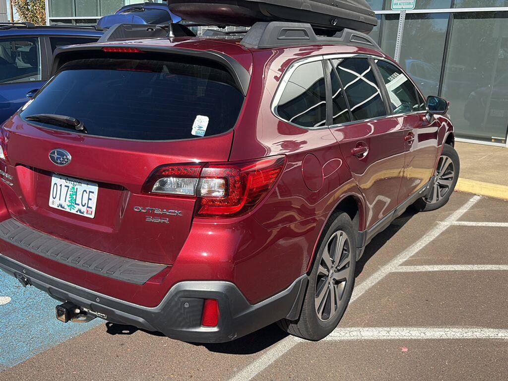 Used 2018 Subaru Outback 3.6R Limited AWD/4WD image 3