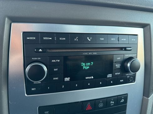 Used 2008 Jeep Commander Sport image 47