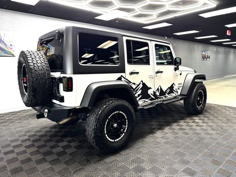 Used 2017 Jeep Wrangler Unlimited Sport w/ Quick Order Package 24S AWD/4WD image 15