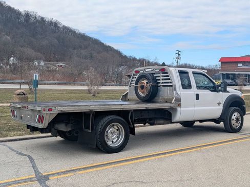 Used 2012 Ford F550 4x4 SuperCab Super Duty w/ Payload Upgrade Pkg image 5