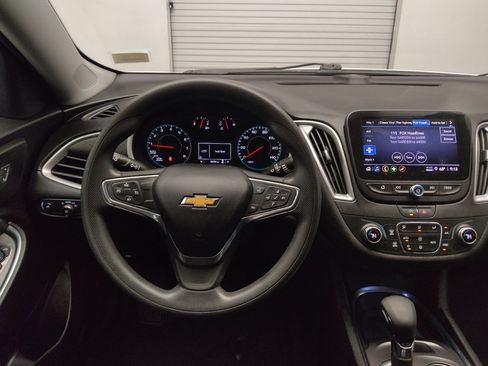 Used 2022 Chevrolet Malibu LT FWD image 22