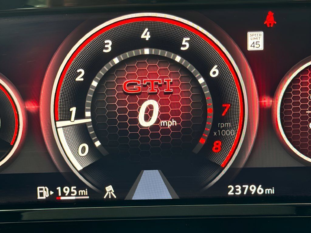 Used 2022 Volkswagen GTI SE FWD image 20
