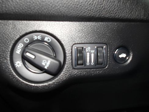 Used 2023 Dodge Challenger SXT w/ Blacktop Package AWD/4WD image 15