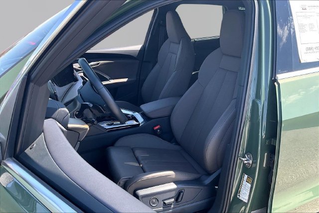 Used 2025 Audi Q5 Premium Plus w/ Premium Plus AWD/4WD image 27