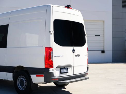 Used 2021 Mercedes-Benz Sprinter 2500 image 99