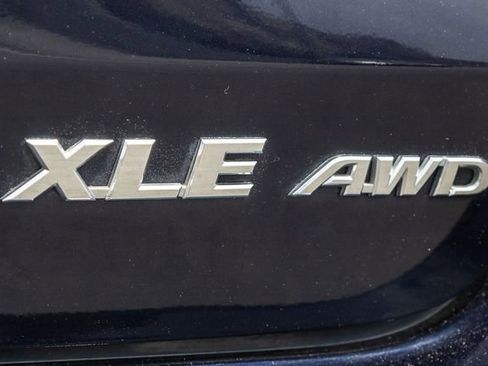 Used 2014 Toyota Highlander XLE AWD/4WD image 6