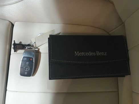 Certified 2021 Mercedes-Benz GLB 250 4MATIC image 4