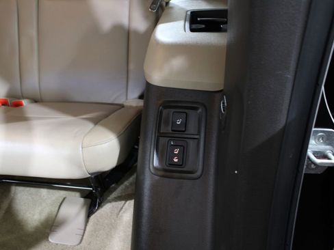 Used 2011 Toyota Sequoia Limited image 18