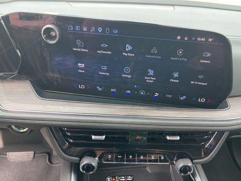 Used 2025 Chevrolet Suburban Z71 AWD/4WD image 26