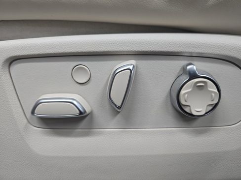 Certified 2025 Cadillac Escalade Sport Platinum w/ LPO, ONYX Package image 30