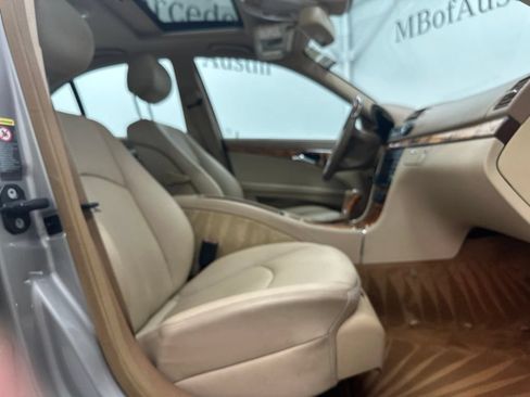 Used 2009 Mercedes-Benz E 350 Sedan image 29