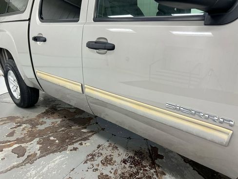 Used 2009 GMC Sierra 1500 SLE w/ Power Pack Plus AWD/4WD image 29