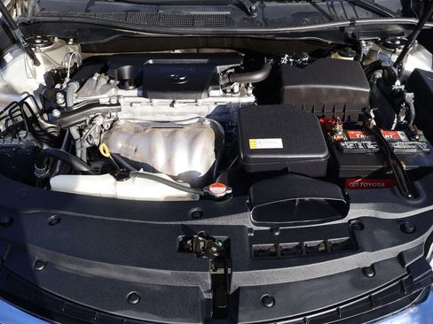 Used 2016 Toyota Camry LE image 12