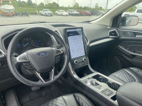 Used 2024 Ford Edge Titanium AWD/4WD image 18
