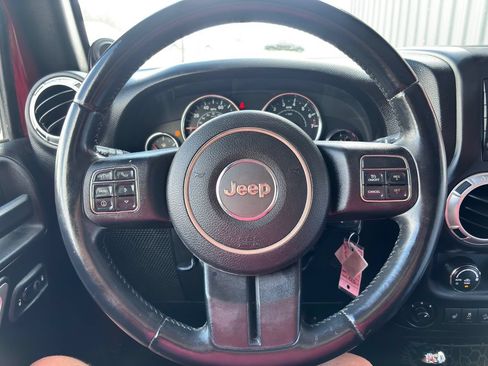 Used 2013 Jeep Wrangler Unlimited Sahara w/ Dual Top Group AWD/4WD image 30