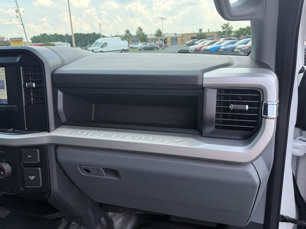 New 2025 Ford F350 XL w/ 360-Degree Camera Package RWD image 33