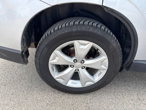 Used 2015 Subaru Forester 2.5i Premium w/ All-Weather Package AWD/4WD image 14