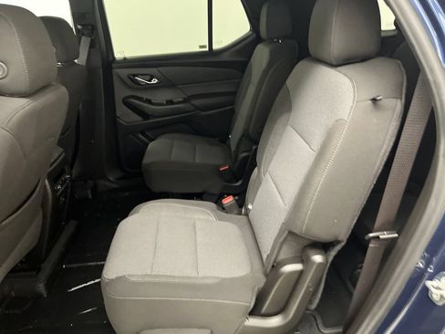 Used 2023 Chevrolet Traverse LT FWD image 13