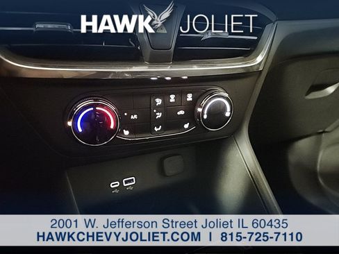Used 2024 Buick Encore GX Preferred w/ Comfort Package AWD/4WD image 17