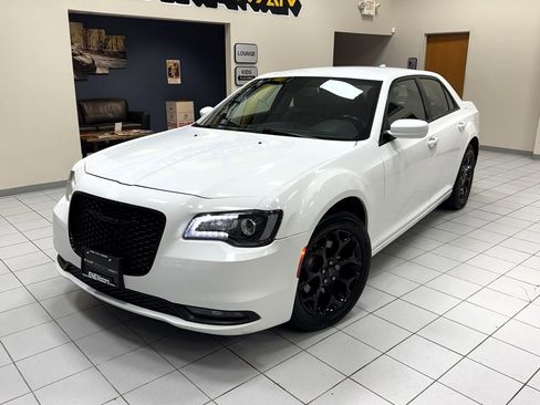 Used 2017 Chrysler 300 S image 57