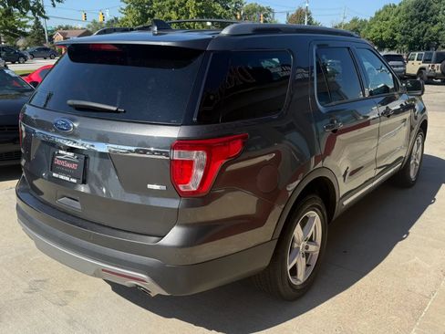 Used 2016 Ford Explorer XLT w/ Equipment Group 202A AWD/4WD image 3