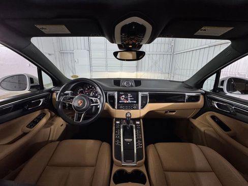 Used 2018 Porsche Macan AWD/4WD image 26