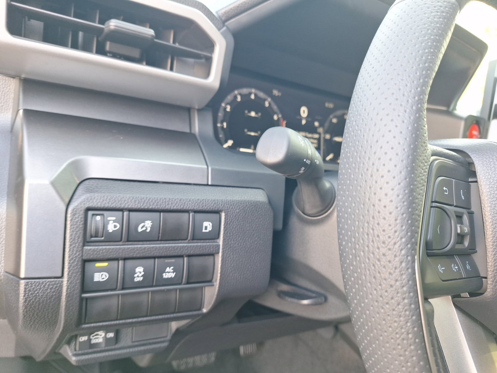 Used 2025 Toyota Tacoma TRD Off-Road AWD/4WD image 21