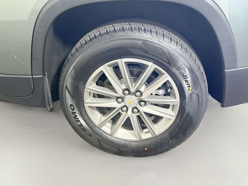 Used 2023 Chevrolet Traverse LT image 26