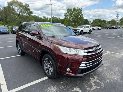 Used 2019 Toyota Highlander XLE AWD/4WD image 8