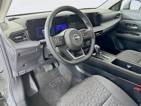 Used 2025 Nissan Kicks SV image 16