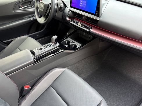 New 2026 Toyota Prius Plug-In Hybrid FWD image 16